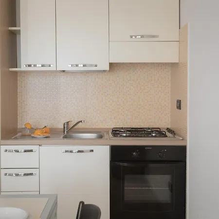 Stylish Le Fontane 1 Bedrapt B4 Sleeps 4 * 빌라시미우스
