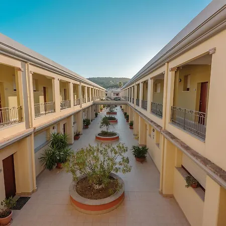 Stylish Le Fontane 1 Bedrapt B4 Sleeps 4 Villasimius
