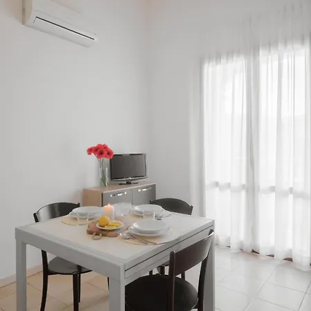 Apartment Stylish Le Fontane 1 Bedrapt B4 Sleeps 4